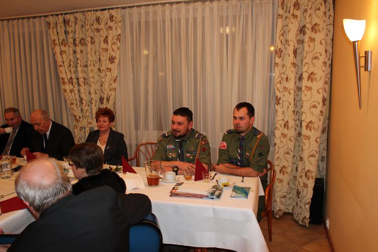 Od lewej: hm Jerzy Klinik, hm Władysław Pancerz, phm Anna Piasecka, hm Mariusz Siudek (Komendant Chorągwi) oraz phm Artur Walkowiak (Z-ca Komendanta Chorągwi)
