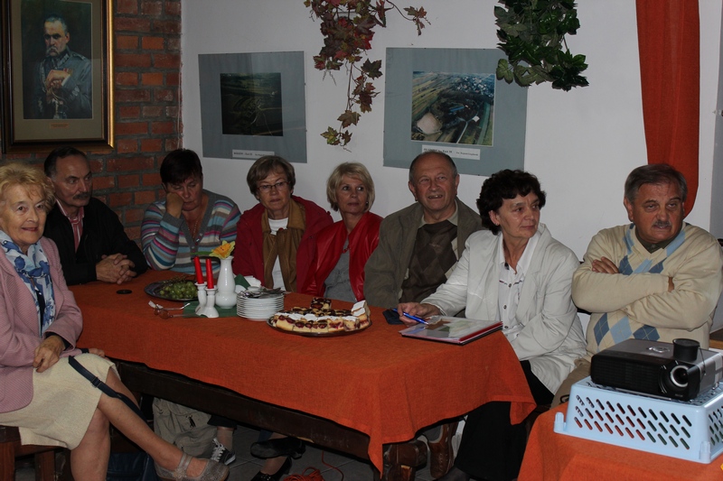 od lewej: hm Anna Zaleska, hm Andrzej Kmiecik, hm Barbara Kmiecik, hm Małgorzata Twardowska-Białek, phm Teresa Dobosz, hm Władysław Dobosz, hm Magdalena Migacz i hm Marek Dobosz