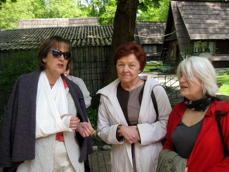 Od lewej: hm. Danuta Noszka – Leśniewska, Jadwiga Nowakowska, hm. Anna Tarnawska