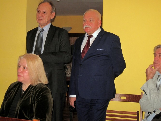 hm. Andrzej Krzyworzeka i hm. Stanisław Piasecki czuwają nad przebiegiem spotkania